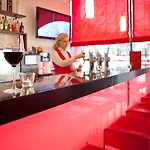 Plaza ホテル 4*