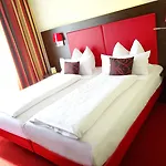 ホテル Plaza 4*
