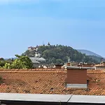 Plaza ホテル 4*