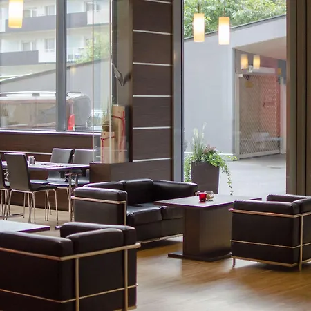 Hotel Western Plaza 4*