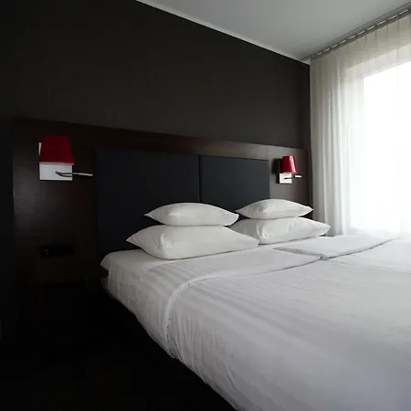 Western Plaza Hotel 4*