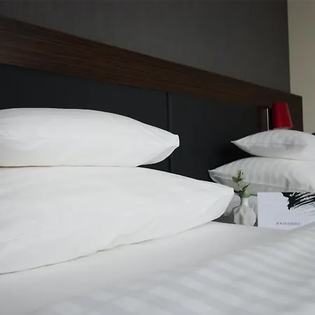 Western Plaza Szálloda 4*