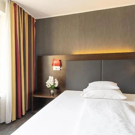 Hotel Plaza 4*