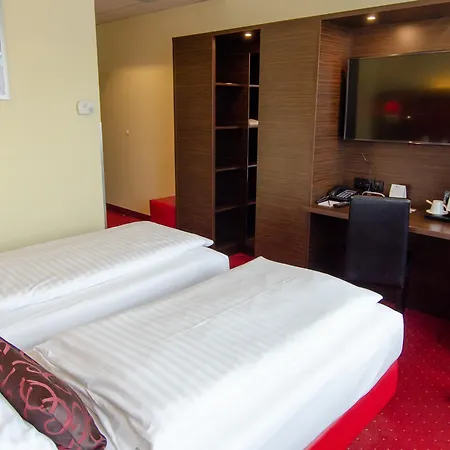 阿米迪亚格拉茨贝斯特韦斯特优质酒店 4*