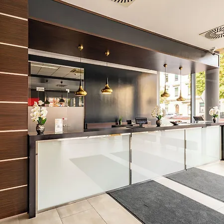 Hotel Plaza 4*