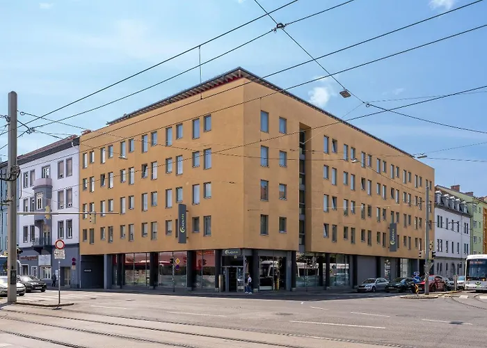 Hotel Western Plaza 4*